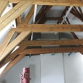 Kun je hout binnenshuis zandstralen?