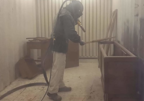 Verwijdert zandstralen materiaal?